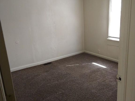 4th image of 1007 W 12th St