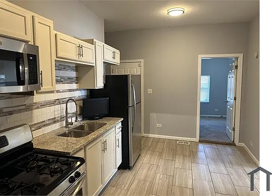 7536 S Maryland Ave #1 — Photo 1