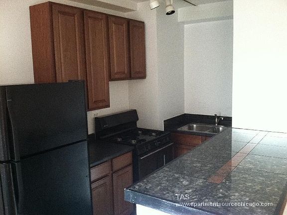 5th image of 941 W Carmen Ave #Studios