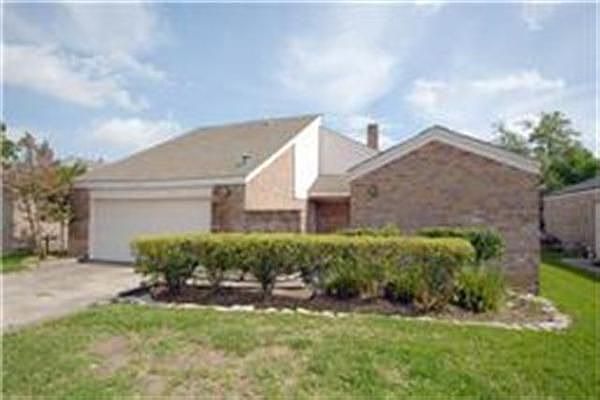 1st image of 12124 Meadow Pines Dr