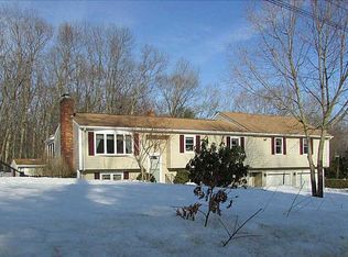 5 Black Hawk Trl, Smithfield, RI 02917