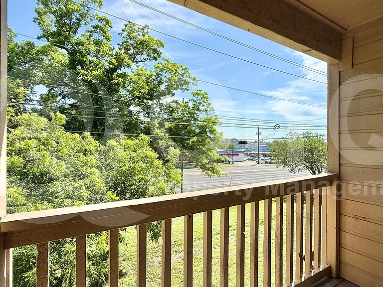 5608 Cougar Dr #220 — Photo 11