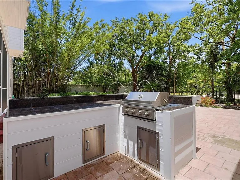 1351 Dixie Lee Ln — Photo 30