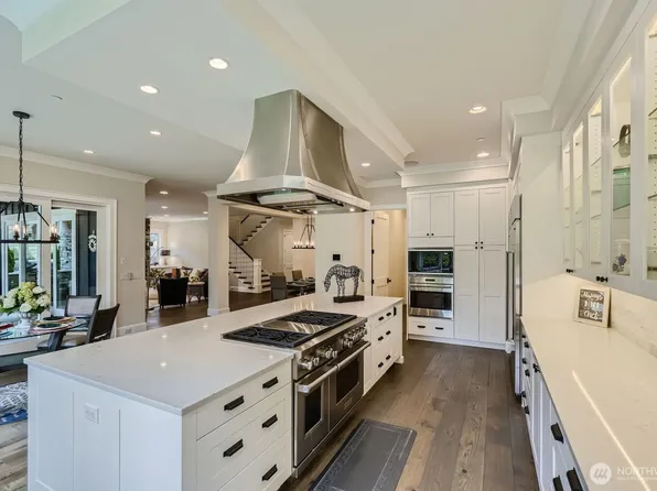 2121 109th Avenue SE, Bellevue, WA 98004
