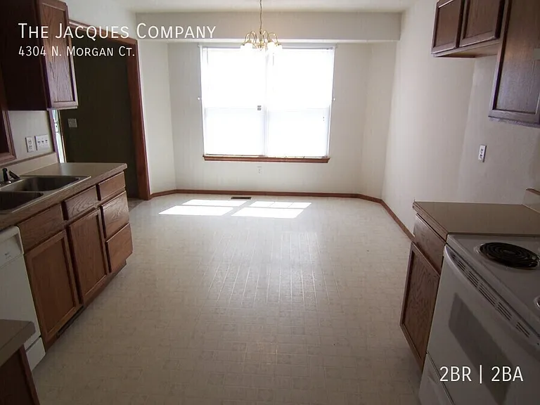 4304 N Morgan Ct — Photo 5