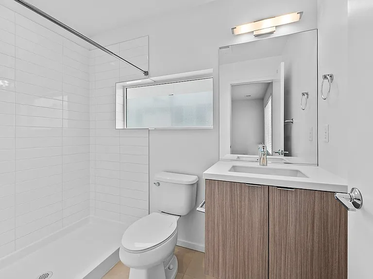 1711 Hooker St #6 — Photo 12