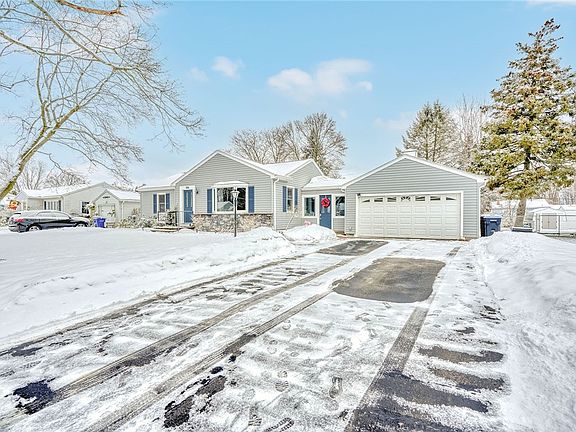 3rd image of 106 Barmont Dr