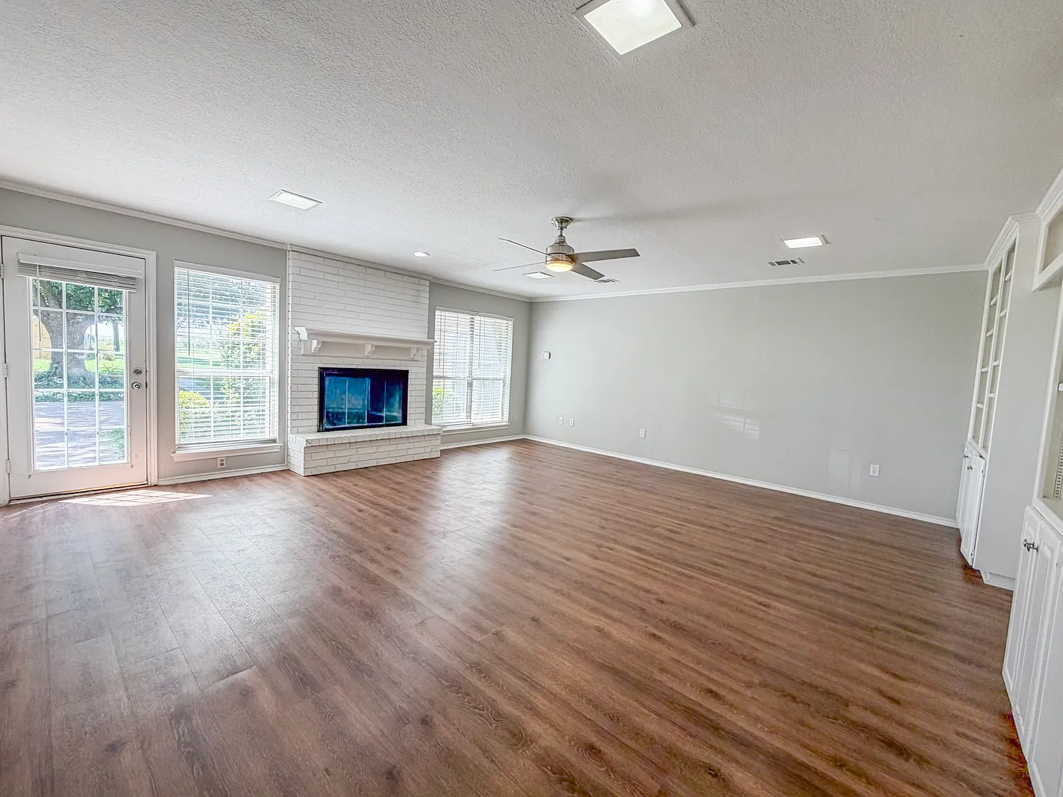 6 bed, 3582 sqft, $3,300 — Photo 4