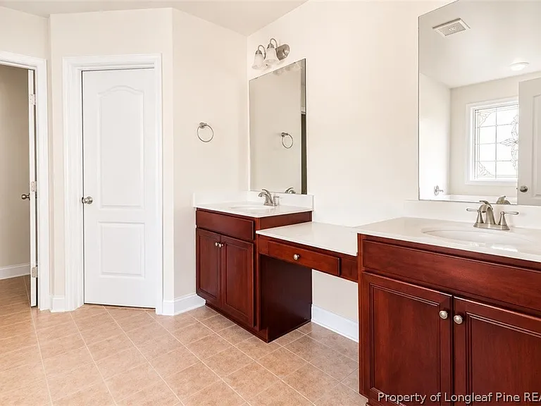 3541 Castlefield Ln — Photo 8