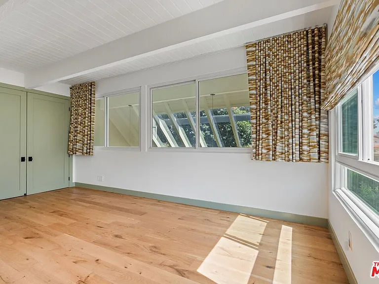 33 E Reef St #4 — Photo 26