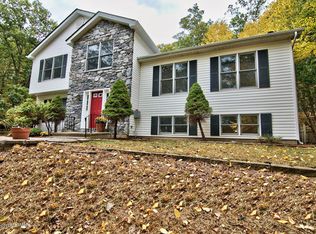112 Hikers Hill Ln, East Stroudsburg, PA 18301