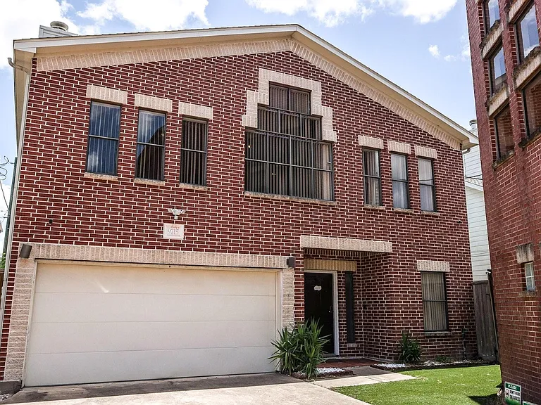 9715 Riddlewood Ln — Photo 1