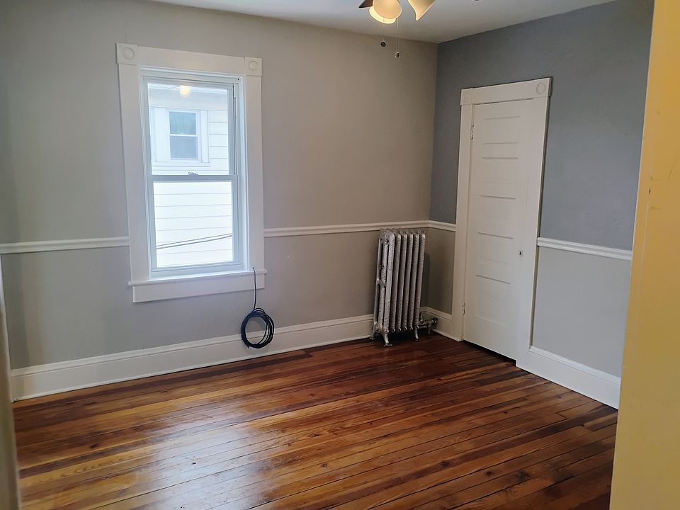 1st image of 51 Evelyn Ave #B
