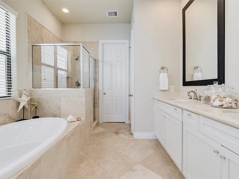1716 Edwards St — Photo 28