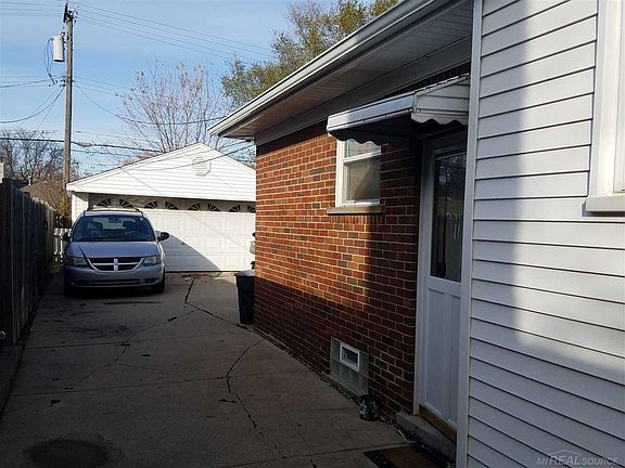2nd image of 21237 Sunnydale St