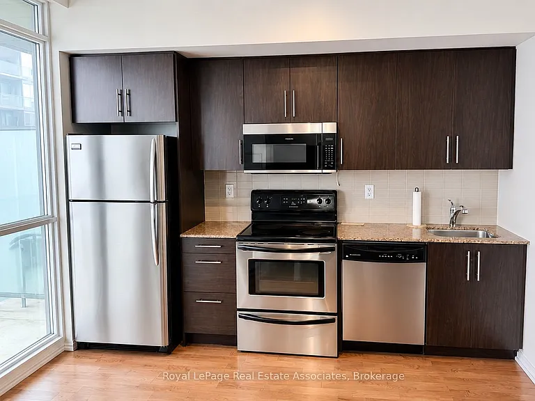 65 Bremner Blvd #4211 — Photo 4