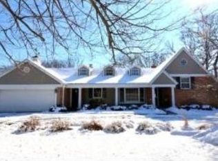 1191 W Deerpath, Lake Forest, IL 60045