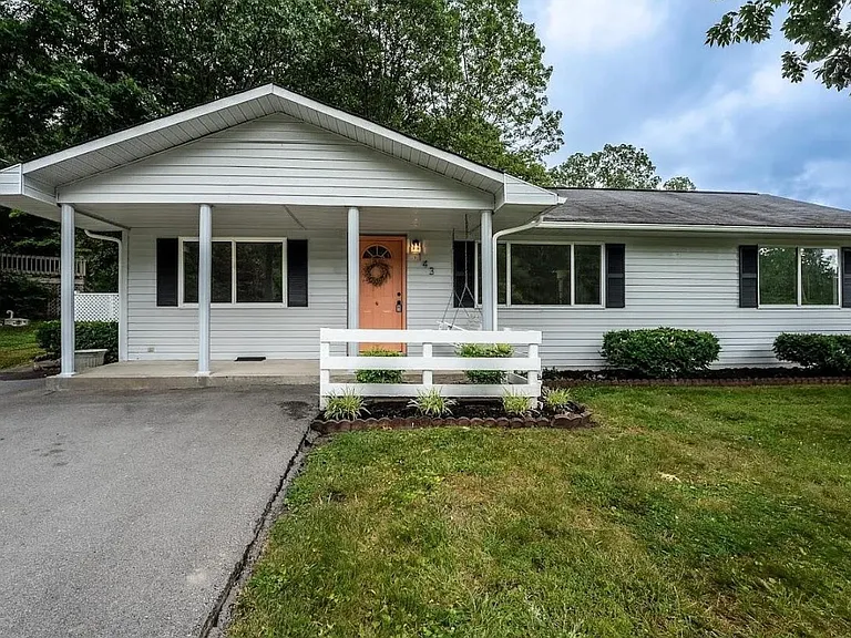 143 Fairhaven Dr — Photo 1
