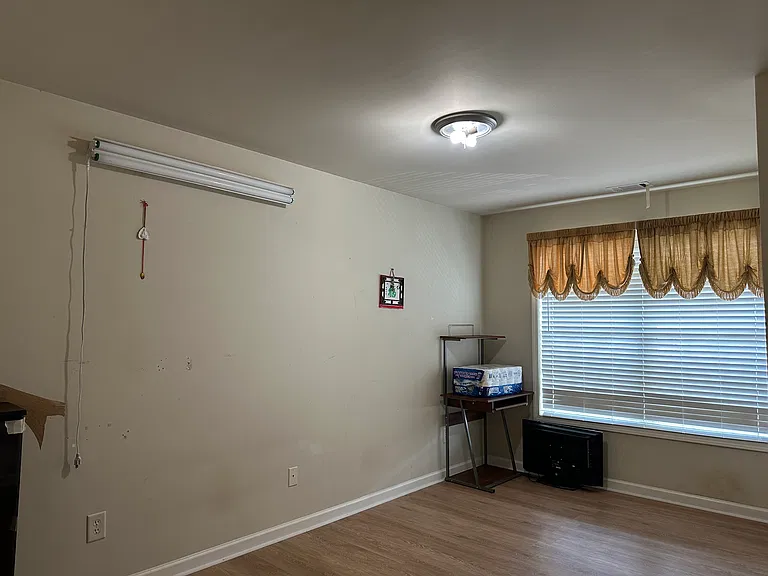 6291 Crestgate Ln — Photo 7