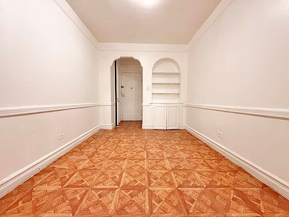 5th image of 150 E 18th St APT 1D