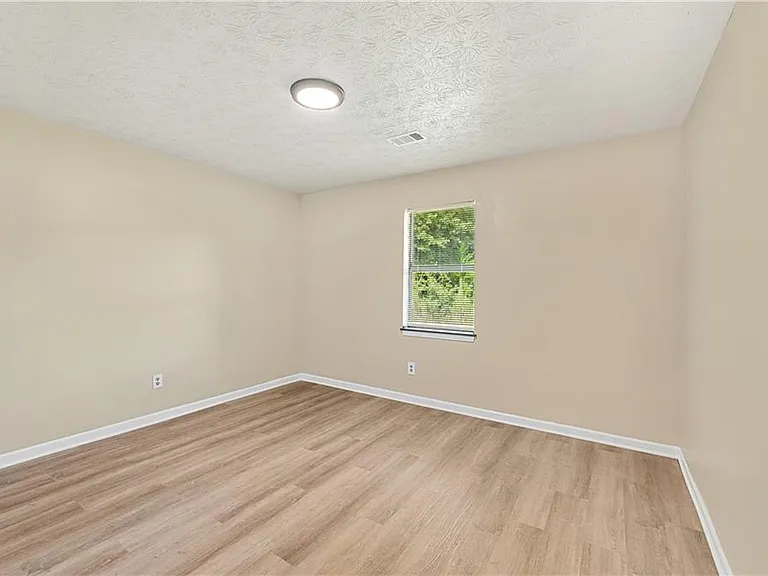 217 Tanglewood Dr #B — Photo 11