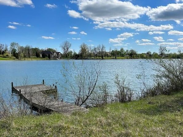 395 Fish Dr, Corunna, MI 48817