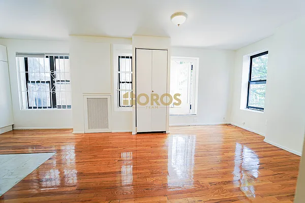 Rented by City Connections Realty | media 10