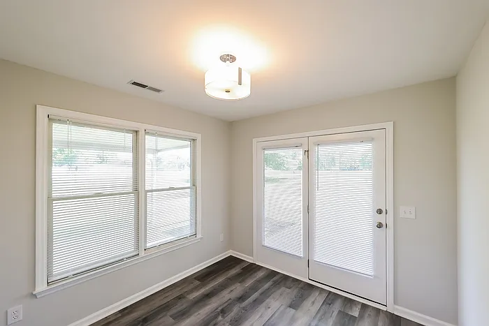 3 bed, 2.0 bath, 1545 sqft, $1,675 — Photo 3