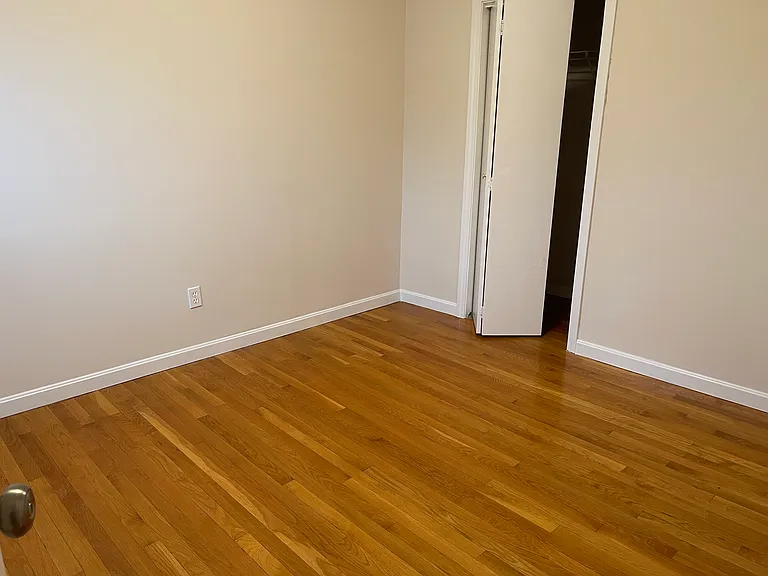 220 Davis St #2 — Photo 5