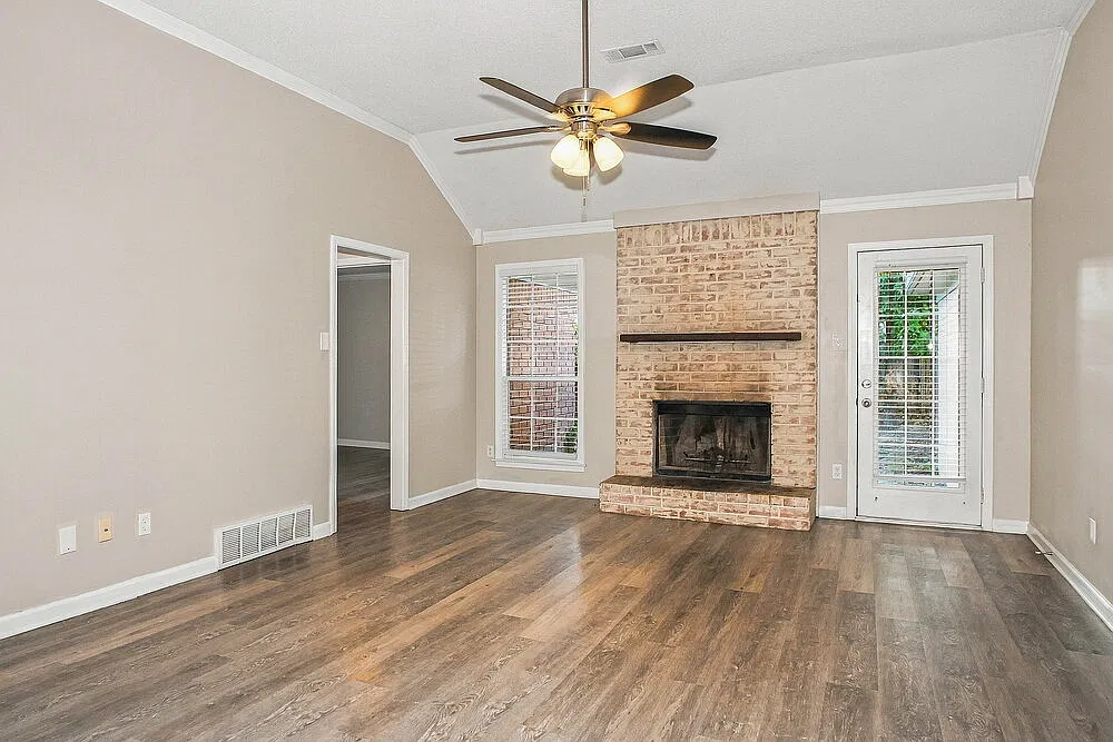 3 bed, 2.0 bath, 1500 sqft, $1,750 — Photo 4
