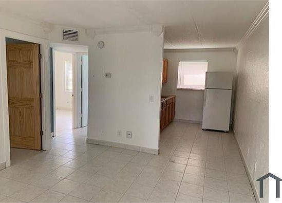 2nd image of 906 2nd St APT 2