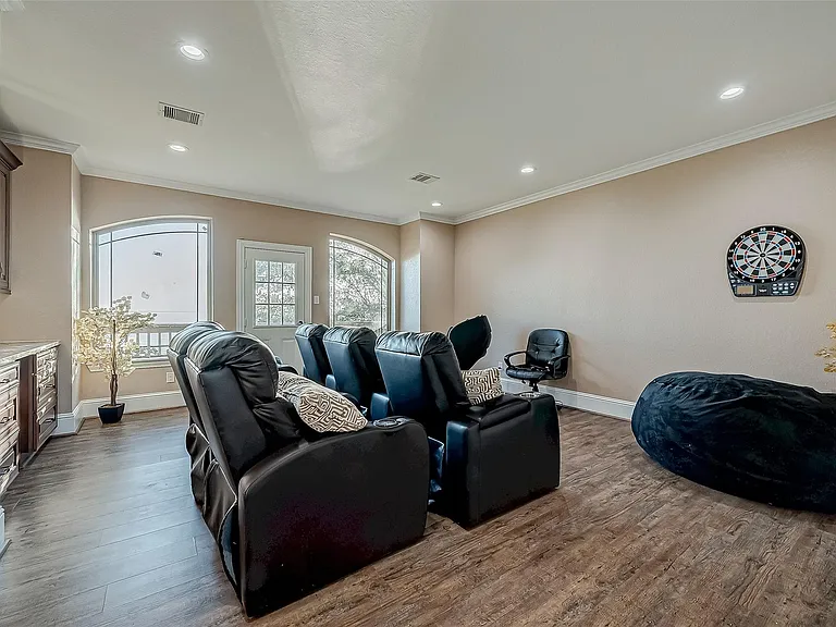 2011 Crescent Dr — Photo 30