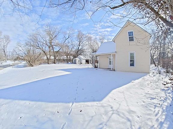 2nd image of 800 Rannells Rd #A