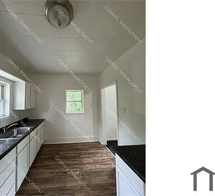 1517 Tacoma St — Photo 2