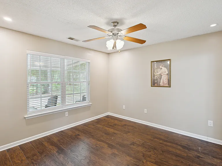 123 Knotty Pine Cir — Photo 14