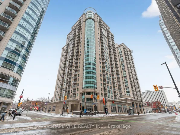 234 Rideau St #304, Ottawa, ON K1N 0A9