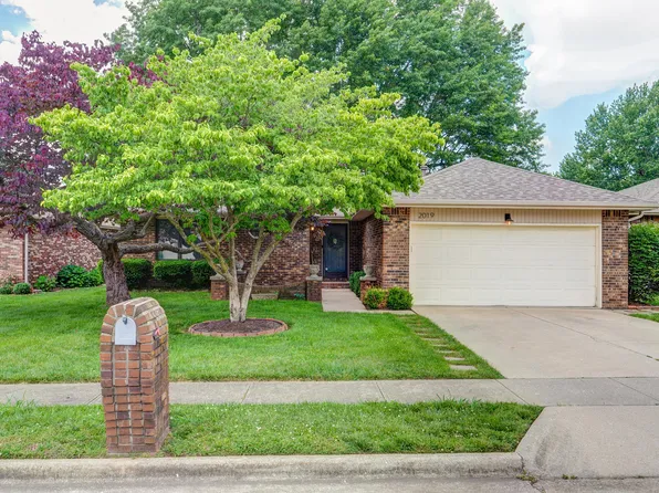 2019 S Lancaster Avenue, Springfield, MO 65807