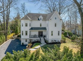 16 Summit Rd, Riverside, CT 06878