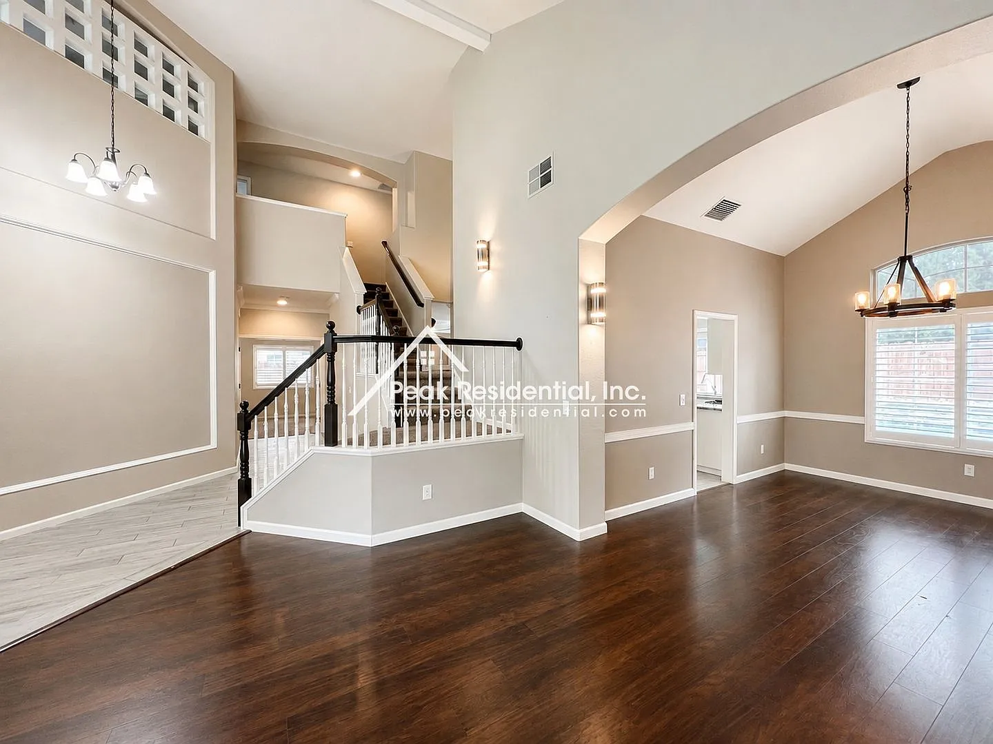 Wonderful 4bd/2.5ba Roseville Home With Pool! — Photo 2