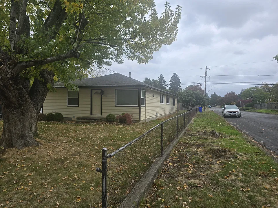 1736 NE 125th Ave