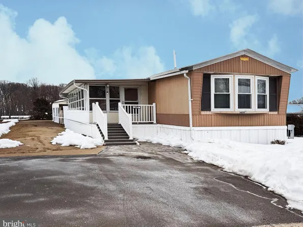 1409 Holly Dr #T, Feasterville Trevose, PA 19053
