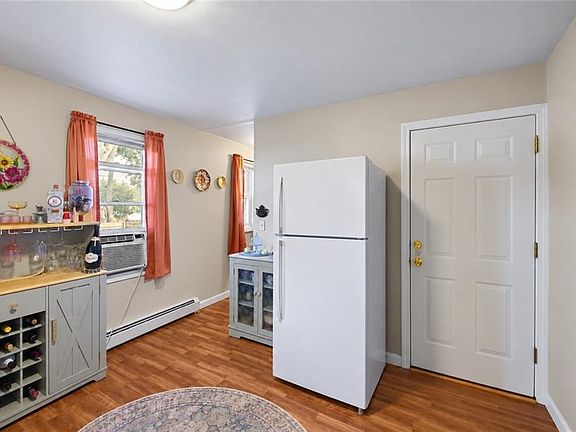 5th image of 277 Sayles Ave