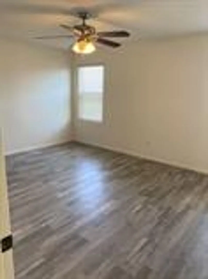 Two story corner house — Photo 4