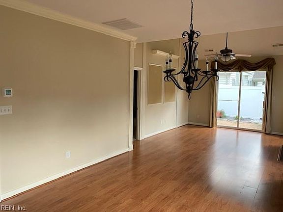 5th image of 814 Devereaux Dr