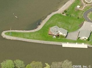 100 Hitchcock Point Rd, Bridgeport, NY 13030