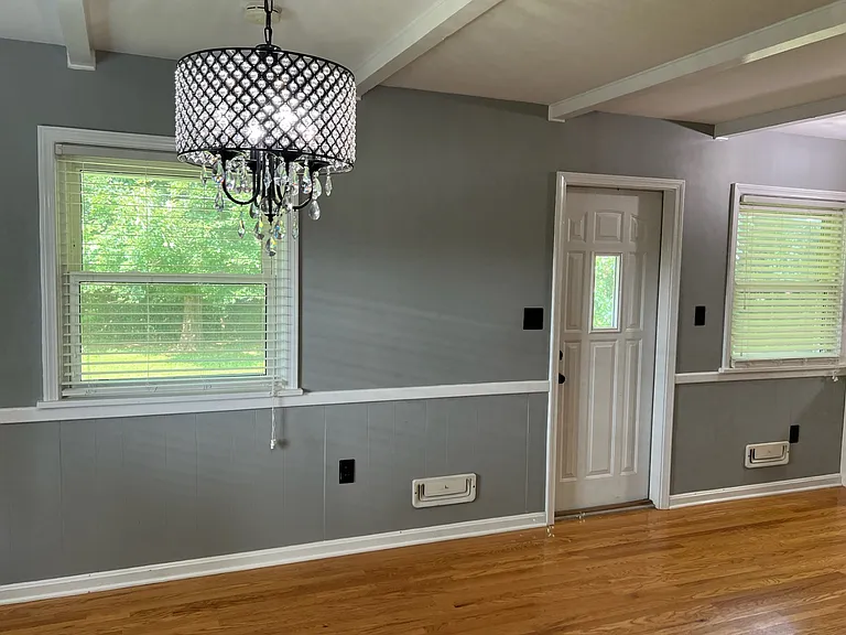 1502 Lynn Way — Photo 5