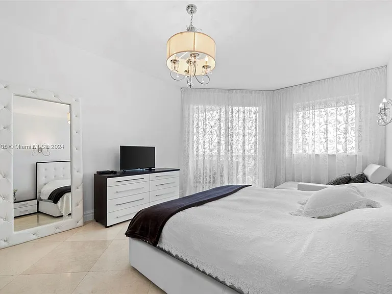 17875 Collins Ave #702 — Photo 23