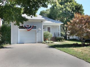 17 Oak Rd, Norwood, MA 02062