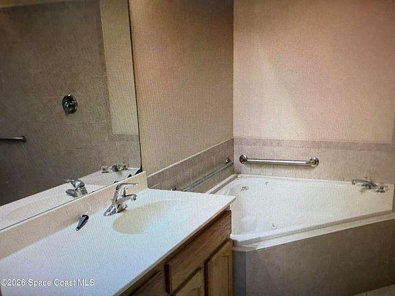 5th image of 500 Wedge Ct SE