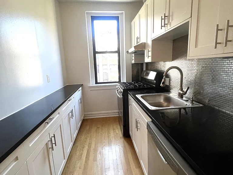 111 W 94th St #5E — Photo 6